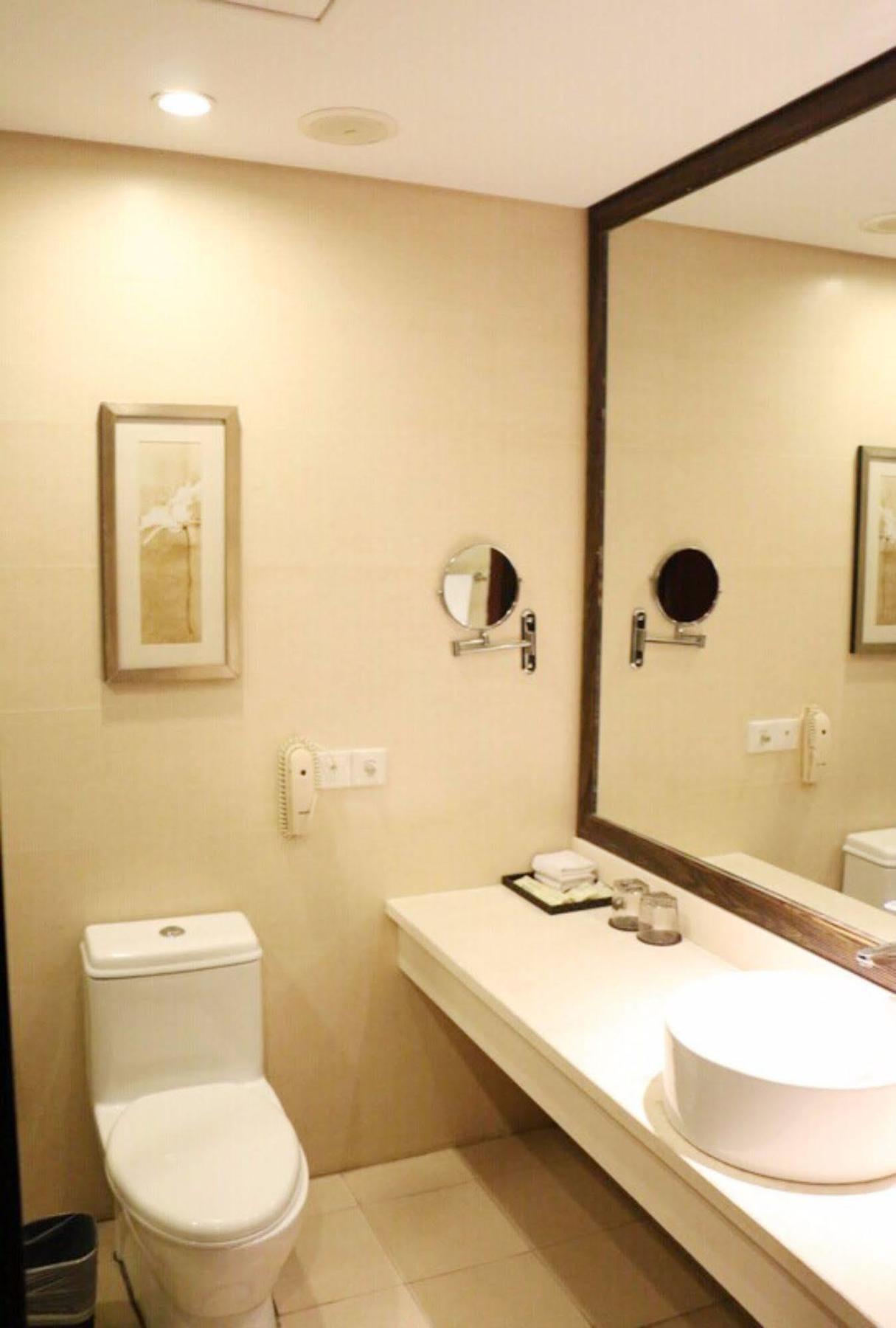 Sisuo Seaview Hotel Sanya Bagian luar foto