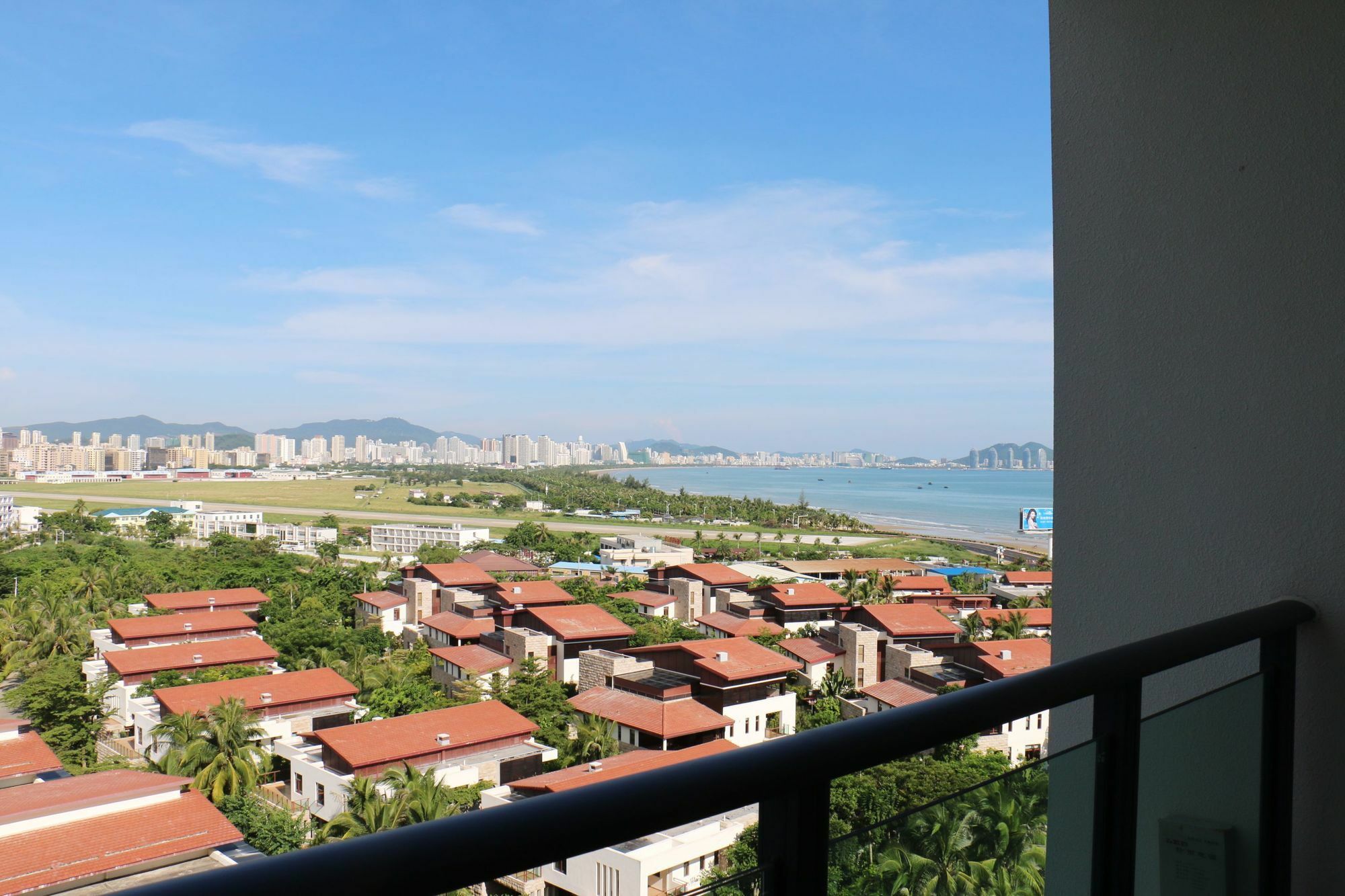 Sisuo Seaview Hotel Sanya Bagian luar foto